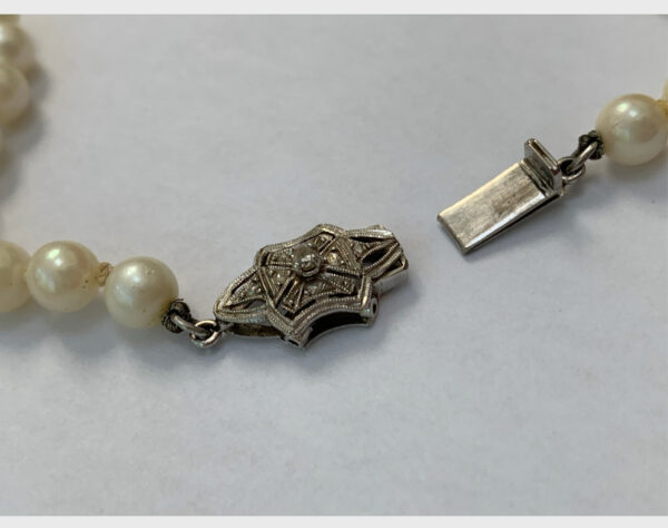 Pearl necklace - Image 8