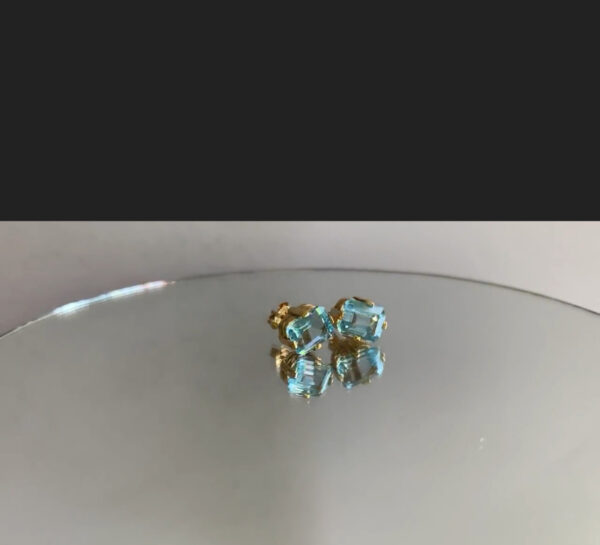 Vintage Gold Earrings - Image 8
