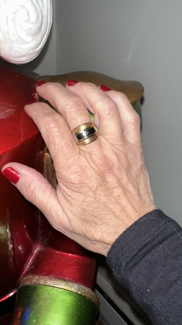 Gold Ring - Image 2
