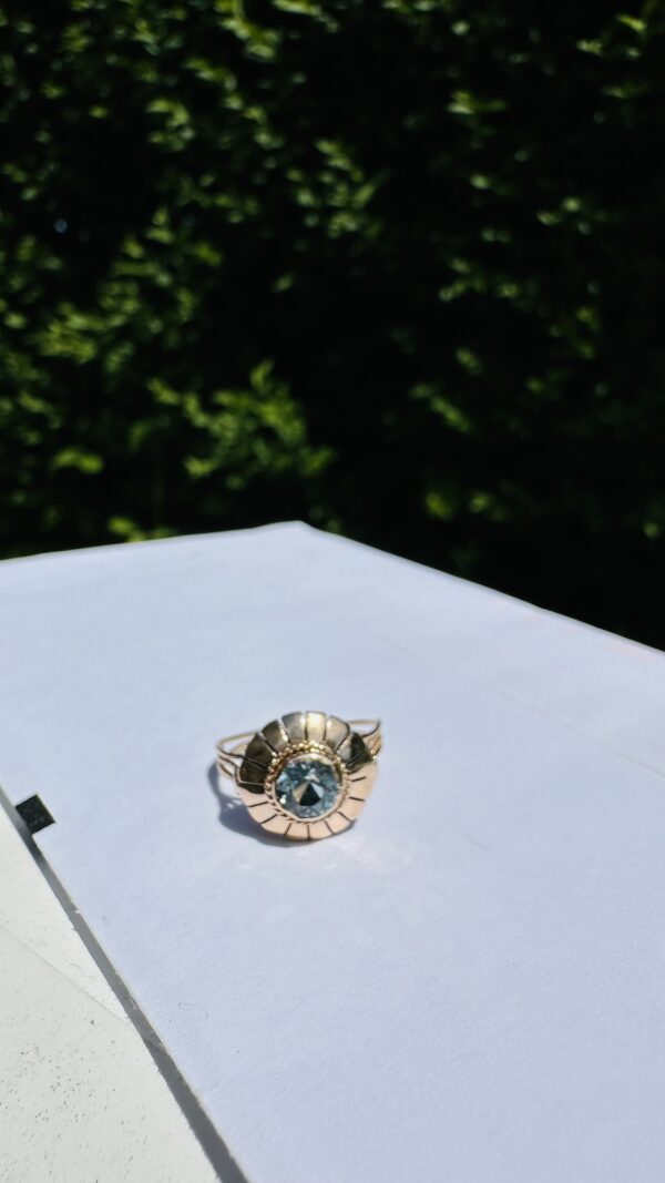 Aquamarine Gold Ring - Image 4
