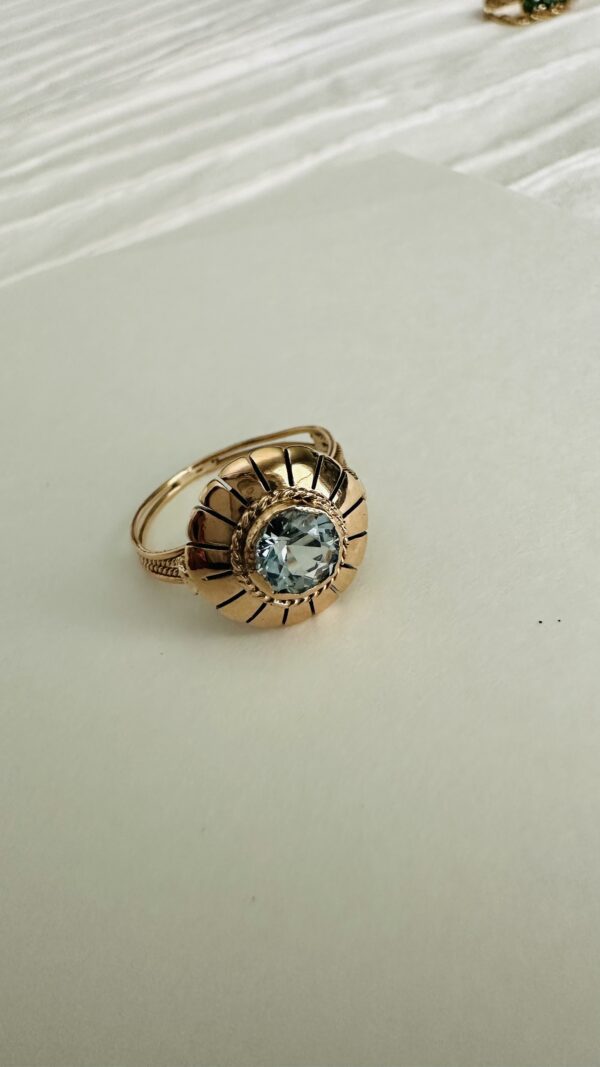 Aquamarine Gold Ring - Image 6
