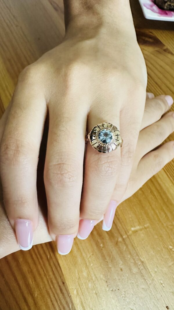 Aquamarine Gold Ring - Image 10